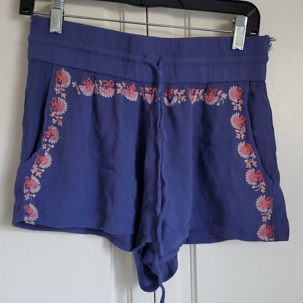 Embroidered shorts